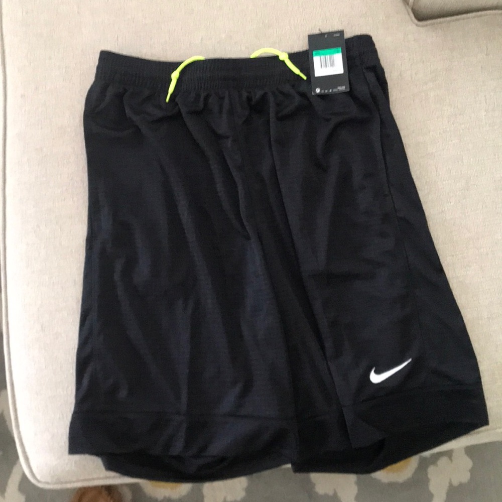 NWT Nike Basketball Shorts XL